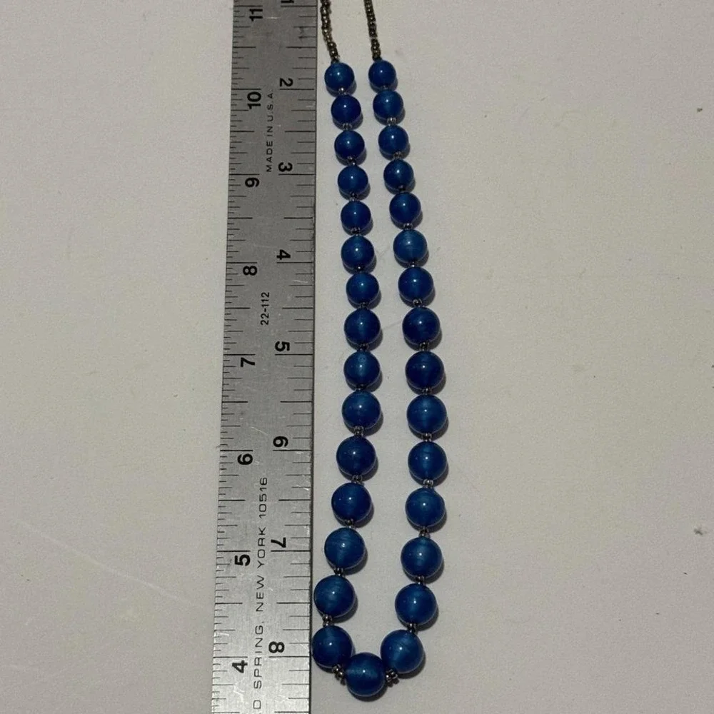Lovely VTG blue‎ glass beaded necklace approx. 16